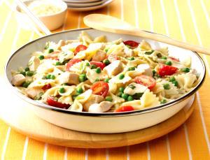 1 1/2 cups Creamy Bow-Tie Pasta with Chicken & Broccoli