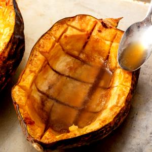 1/2 Acorn Squash Baked Winter Type Squash (Sugar Added in Cooking, No Fat Added in Cooking)