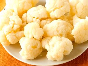 1/2 Cup (1" Pieces) Cauliflower (with Salt, Drained, Cooked, Boiled)