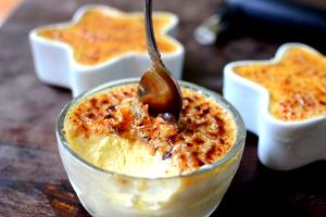 1/2 cup (105 g) Creme Brulee Ice Cream