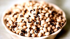 1/2 cup (120 g) Blackeye Peas