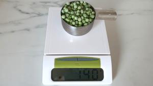 1/2 cup (125 g) Green Peas