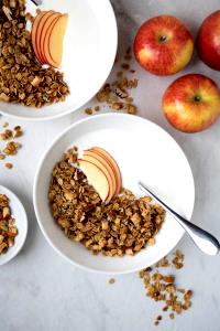 1/2 cup (45 g) Apple Cinnamon Granola