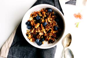 1/2 cup (57 g) Wild Blueberry Granola