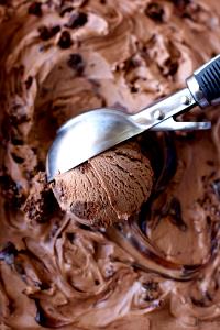 1/2 cup (59 g) Fudge Swirl Ice Cream