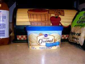 1/2 cup (64 g) Deluxe Churned No Sugar Added Vividly Vanilla Ice Cream