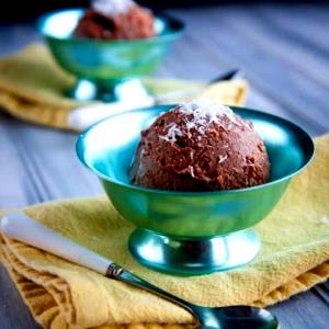 1/2 cup (66 g) Coconut Chocolate Walnut Frozen Yogurt