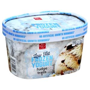 1/2 cup (67 g) Fudge Trails Low Fat Frozen Yogurt