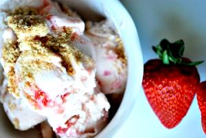 1/2 cup (74 g) Fat Free Strawberry Cheesecake Frozen Yogurt