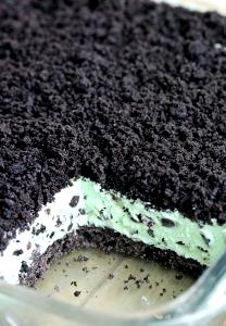 1/2 cup (74 g) Mint Chocolate Cookie Frozen Dessert