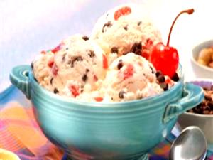 1/2 cup (83 g) Cherry Cordial Ice Cream