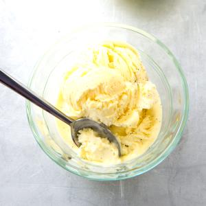 1/2 cup (95 g) Frozen Custard Old Fashioned Vanilla