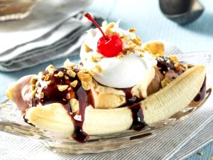 1/2 cup Banana Split Ice Cream