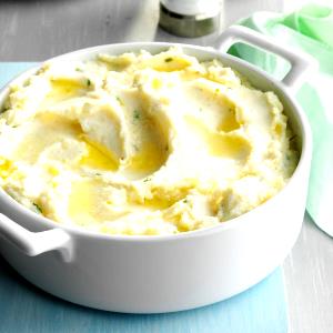 1/2 Cup Mashed Potatoes, Naturally Potatoes, Deluxe White, Refrigerated