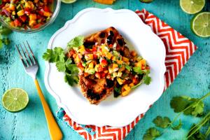 1/2 meal (128 g) Grilled Chicken with Mango Salsa