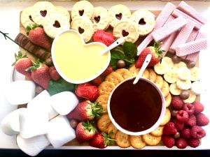 1/2 order Dessert Plate For Chocolate Fondue