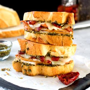 1/2 sandwich Turkey Pesto Sandwich