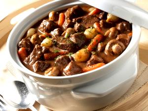 1/2 tray (340 g) Braised Beef Bourguignonne