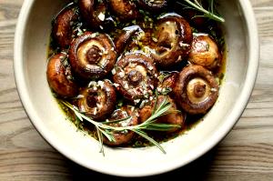 1/3 cup (56 g) Marinated Mushrooms with Garlic