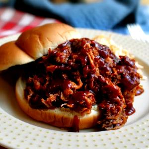 1/4 cup (55 g) Smokehouse Pulled Pork BBQ