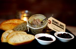 1/4 cup (60 g) Liver Pate