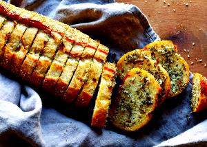 1/4 loaf (57 g) Traditional Garlic Bread