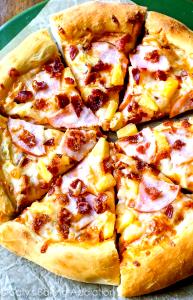 1/4 pizza (134 g) Classic Crust - Hawaiian Pizza