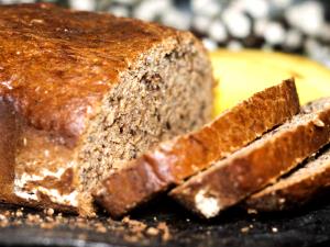 1/8 cake (2 oz) Banana Walnut Loaf Cake