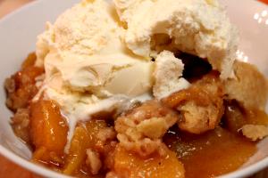 1/8 cobbler (109 g) Southern Peach Cobbler with Extra Crust