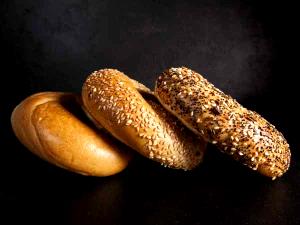 1 Bagel (4" Dia) Bagels (Includes Onion, Poppy, Sesame) (Enriched with Calcium Propionate)