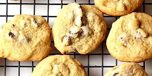 1 Bar (2" Square) Chocolate Chip Cookies (with Margarine)