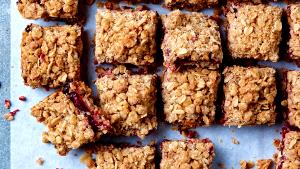 1 bar (38 g) Simple Pleasures Baked Cookie Bars - Oatmeal Cranberry