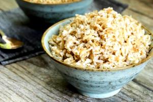 1 bowl (215 g) Cooked Brown Rice with Sesame & Seaweed