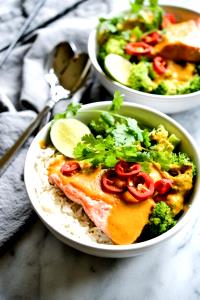 1 bowl (602 g) Salmon Curry Harvest Rice Bowl