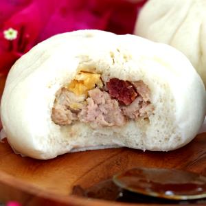 1 bun (113 g) Pork Siopao