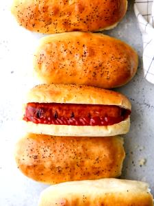 1 bun (43 g) Lite Hot Dog Buns