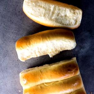 1 bun (45 g) Hot Dog Rolls