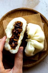 1 bun (58 g) Cha Siu Bao Chinese Style Pork Buns