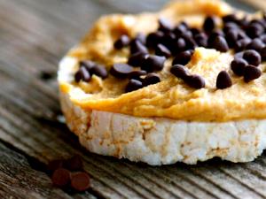 1 cake (15 g) Rice Cakes - Peanut Butter Chocolate Chip