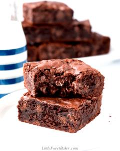 1 cake (50 g) Brownie Chocolate Chip Cakes