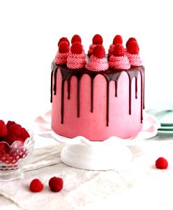 1 cake (60 g) Raspberries & Cream Cake