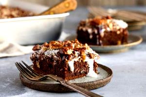 1 cake (85 g) Mississippi Mud Cake