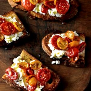 1 container (113 g) Bruschetta with Toast