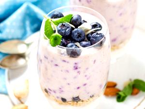 1 container (113 g) Fruit Parfait - Blueberry