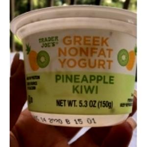 1 container (150 g) Greek Nonfat Yogurt Pineapple Kiwi