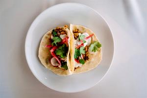 1 container (221 g) Quinoa Chorizo Breakfast Tacos