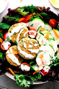 1 container (300 g) Baked Falafel Salad Palette