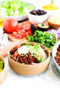 1 container (335 g) Grass-Fed Beef Taco Bowl