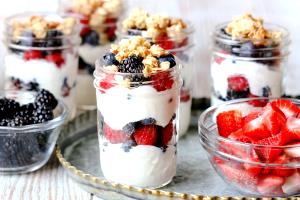 1 container (4 oz) Greek Parfait with Real Strawberries