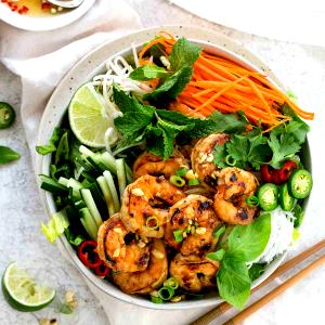 1 container with dressing (312 g) Vietnamese Style Shrimp Vermicelli Salad